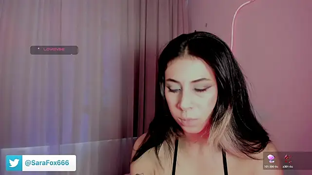 Sara Foxx1 online show from July 27, 9:01 pm