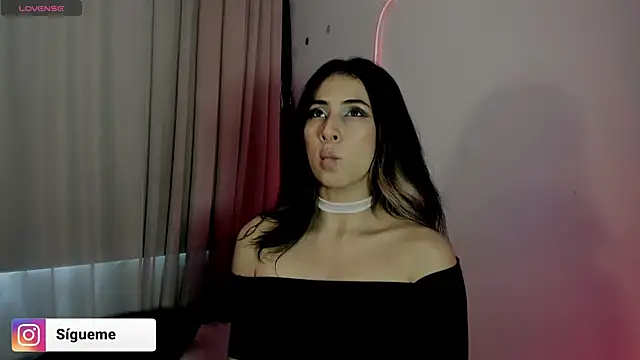 Sara Foxx1 online show from August 3, 7:30 pm