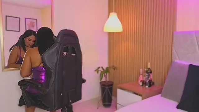 Dakota diaz  online show from February 1, 7:45 pm