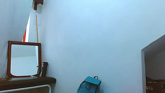 tomboyblue online show from February 6, 9:29 pm