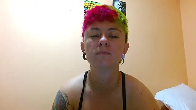 tomboyblue online show from August 2, 11:24 am