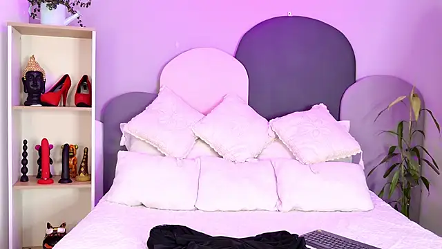 SophieGomez22 online show from July 28, 3:54 pm