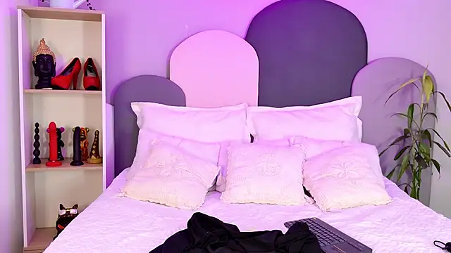 SophieGomez22 online show from July 28, 12:48 pm