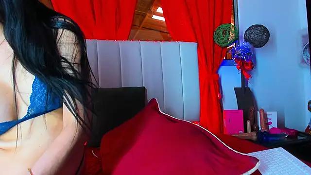 Snapshot of caro_lyne_ chatting on October 10, 7:19 pm caro lyne online show from October 10, 7:19 pm