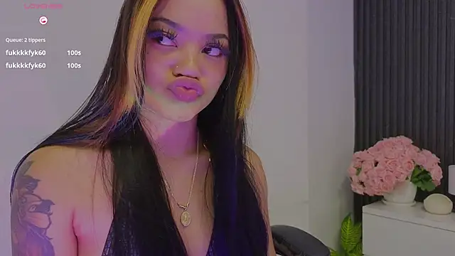 Madiee Rhea online show from July 31, 9:05 pm