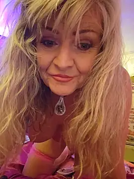 annika lately online show from July 18, 4:05 am