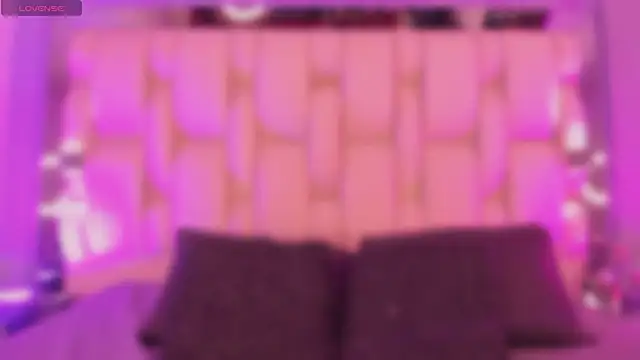 EmilyHaan online show from February 3, 8:23 pm