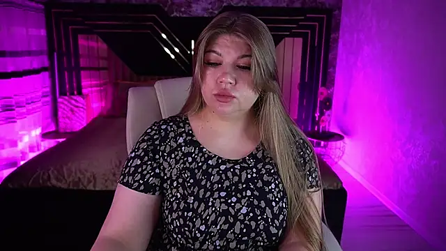 GabbieJay online show from August 5, 12:33 pm