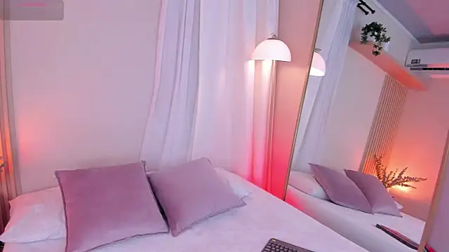 mara brooks online show from February 17, 2:22 am