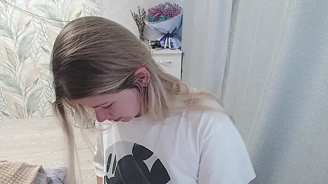 Snapshot of MelissaXKinky chatting on September 22, 2:54 am MelissaXKinky online show from September 22, 2:54 am