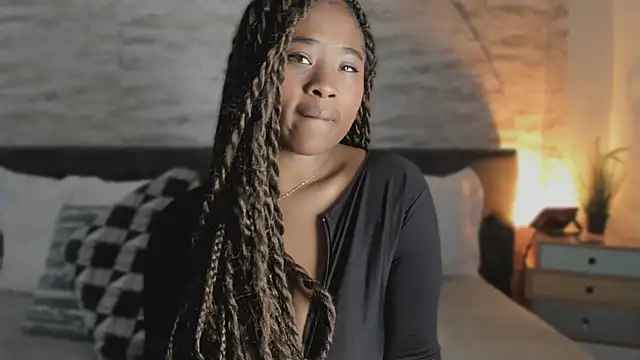 Anneth  M online show from February 3, 7:40 pm