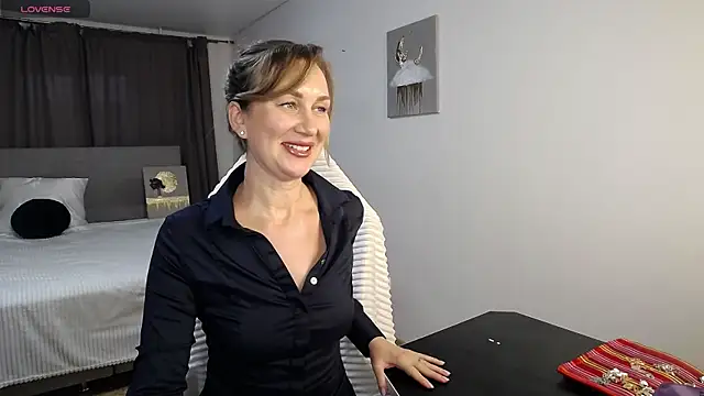 Vanessa Nowak online show from May 3, 4:21 pm