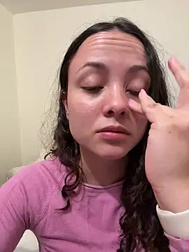 Megan Rodrigo online show from April 28, 2:21 pm