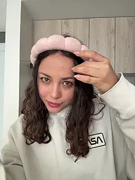 Megan Rodrigo online show from July 17, 2:21 pm