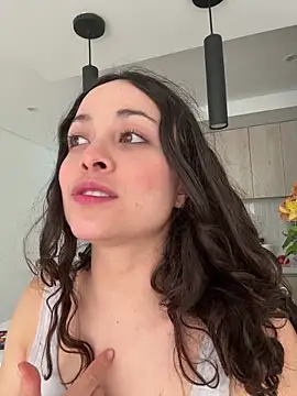 Megan Rodrigo online show from June 18, 10:14 pm