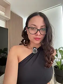 Megan Rodrigo online show from July 14, 1:16 pm