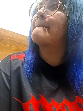lucky-leah online show from April 30, 4:28 am