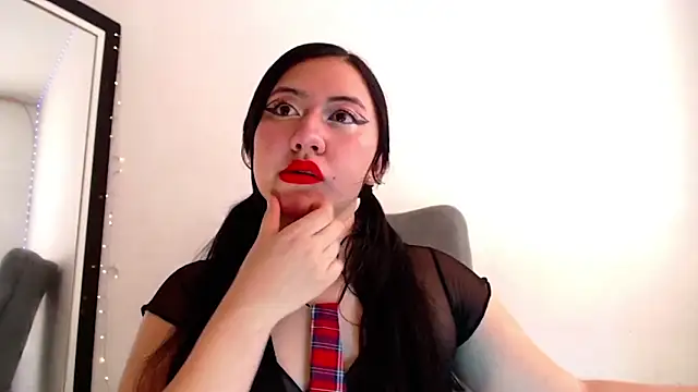 LuciaTomson online show from February 25, 3:21 pm