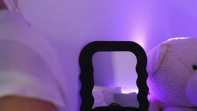 ivyleague  online show from February 23, 6:18 pm