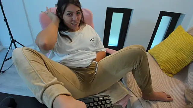 Dyana Kaylinn online show from October 23, 5:46 am