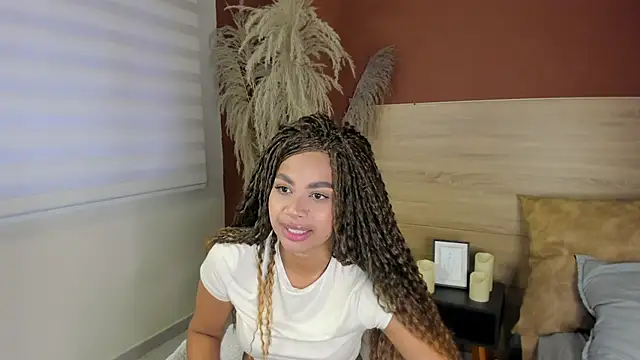 nayah   online show from June 27, 1:06 pm