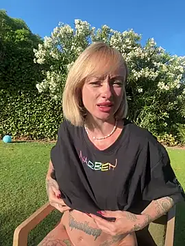 haileyhope  online show from June 7, 5:53 pm