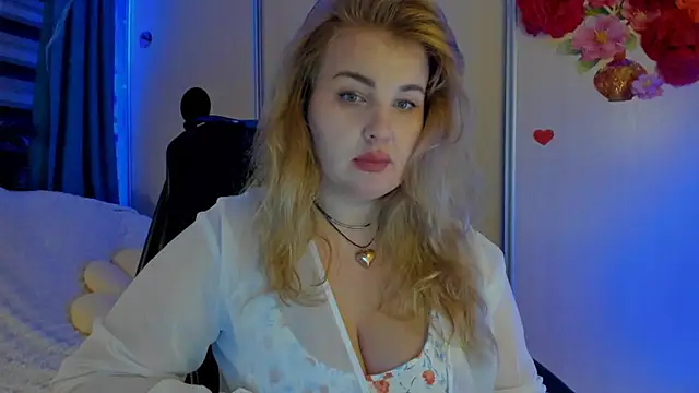 CoraSwon online show from November 15, 12:11 am