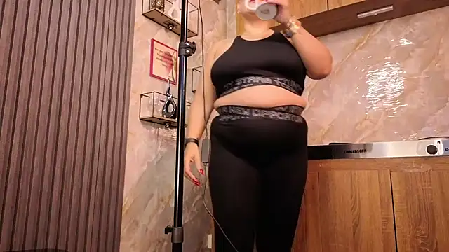 GianellaCox  online show from July 24, 12:36 pm
