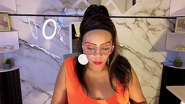 AmberNix online show from July 24, 2:37 pm