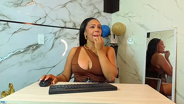 AmberNix online show from June 23, 2:04 pm