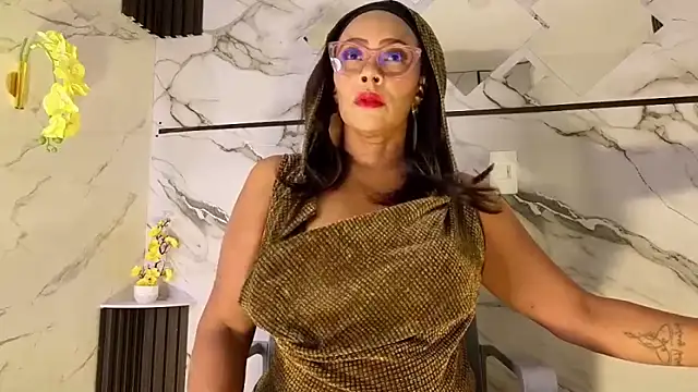 AmberNix online show from July 1, 12:59 pm