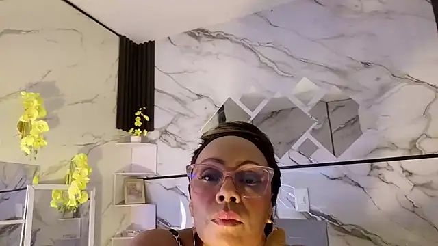 AmberNix online show from July 11, 3:56 pm