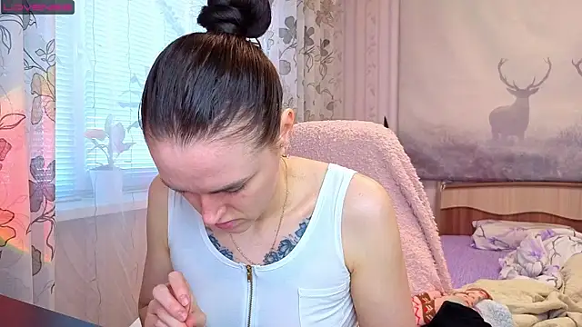 Bella  Swoon online show from April 28, 4:49 am