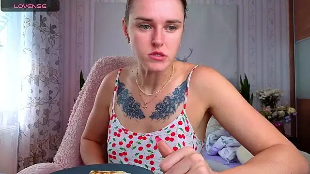Bella  Swoon online show from July 29, 8:03 am