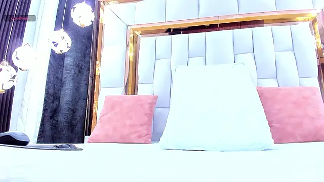 RileySweett online show from March 1, 12:16 pm