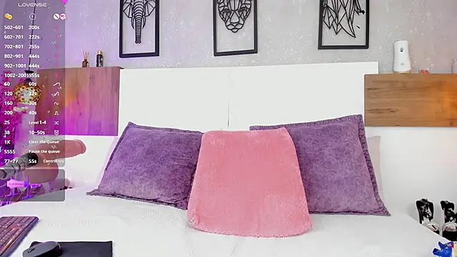nahomiidasilva  online show from June 16, 8:10 pm