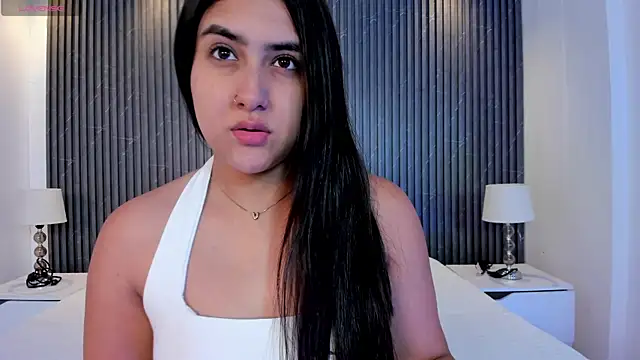 paulina sweett  online show from June 17, 11:55 am