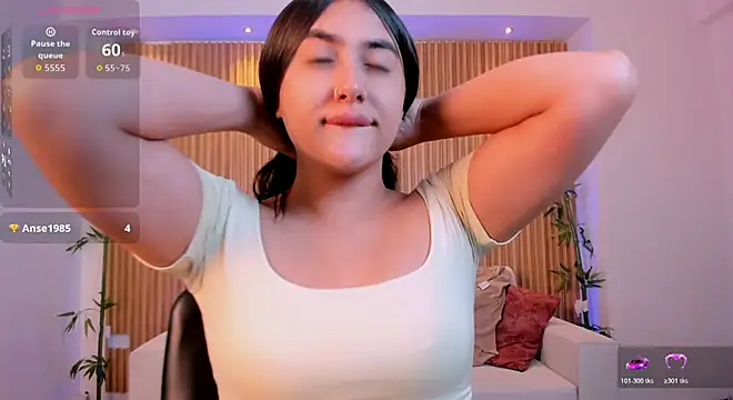 paulina sweett  online show from June 20, 12:20 pm