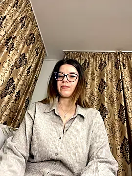 NadiraNoor online show from November 17, 10:54 pm