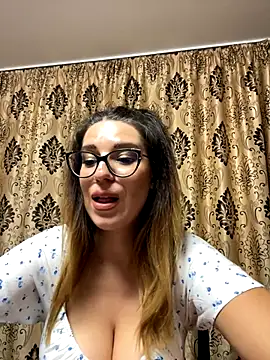 NadiraNoor online show from October 28, 10:03 pm