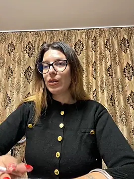 NadiraNoor online show from October 2, 10:37 pm