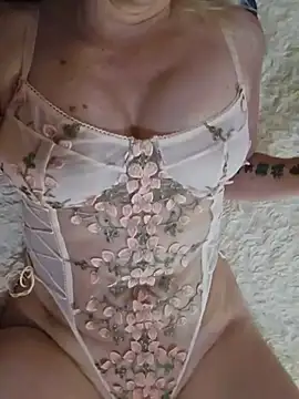 Ina HotX online show from May 19, 4:25 pm