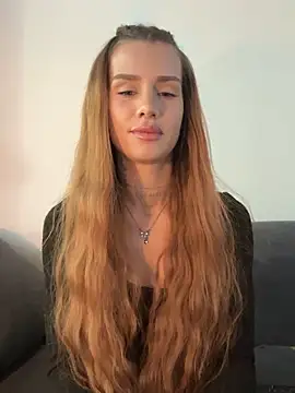 EmiliaCatalina online show from June 29, 6:29 pm