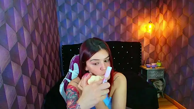 LiaHarryis online show from November 3, 6:34 pm