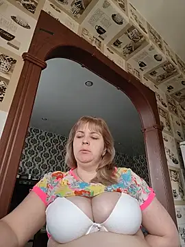 Lady nice cat online show from June 16, 3:29 am