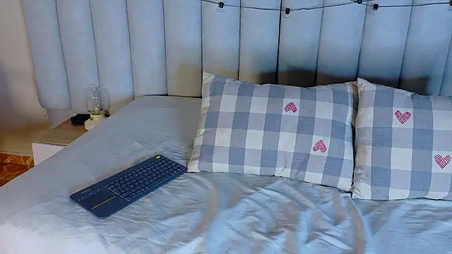 nahomi campbell online show from March 2, 7:53 pm