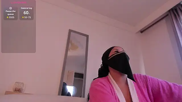 Amina hafsa online show from December 1, 8:55 pm