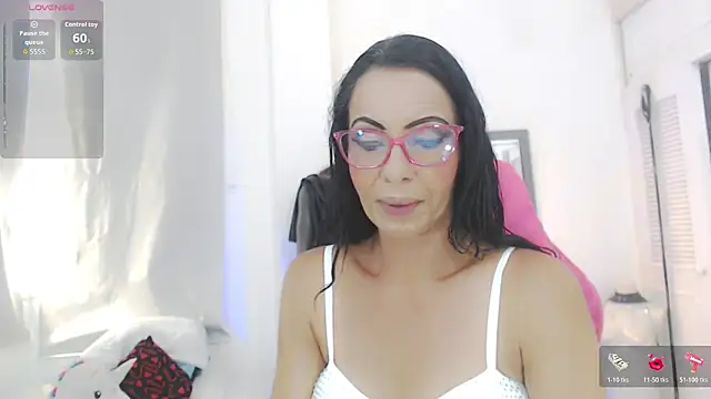 sasha mom69  online show from July 25, 3:30 pm