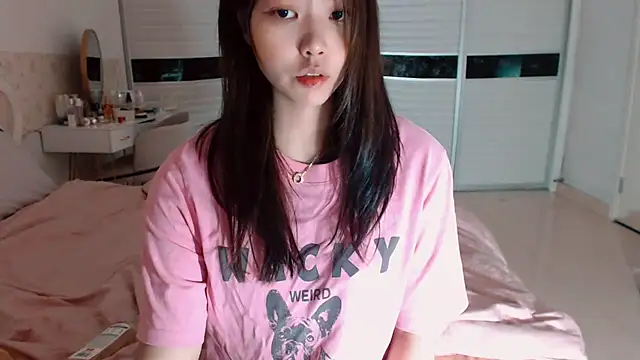 -Lucky Girl online show from June 8, 2:01 am