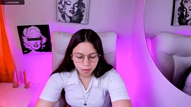 SamanthaRoldaan online show from March 15, 7:27 pm